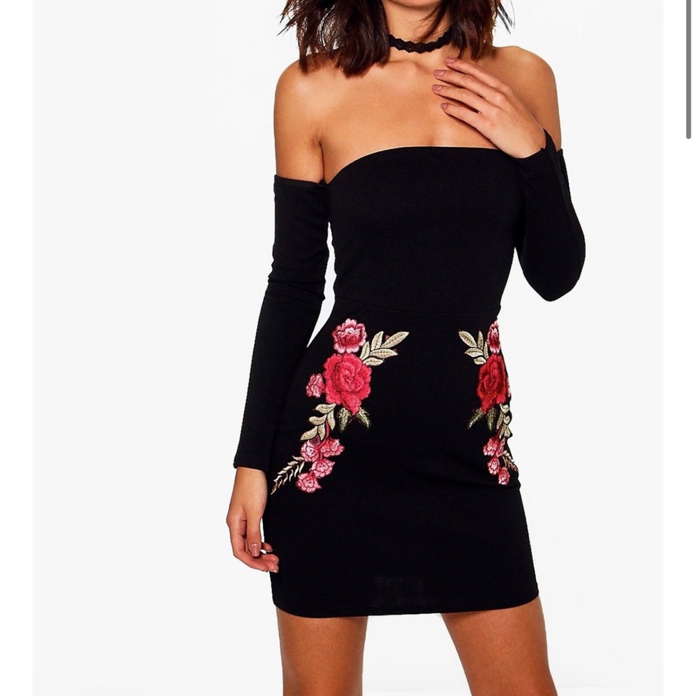 Off the shoulder floral appliqué bodycon dress